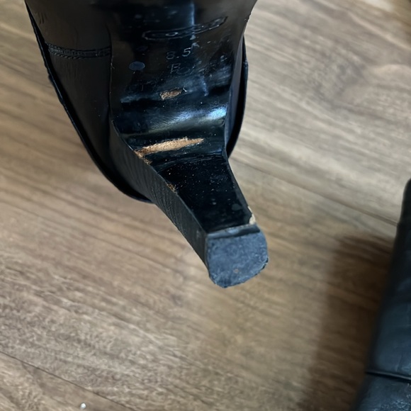 COACH Vintage Boots with Buckle - Black Leather, slight platform inside - Picture 7 of 9